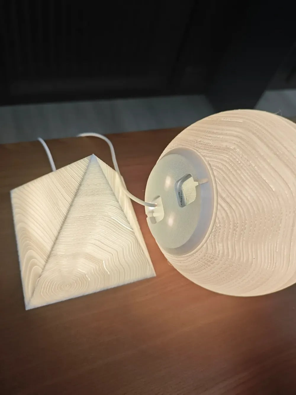 ZenGlow 3D Pyramid Table Lamp – Geometric Woodgrain Light